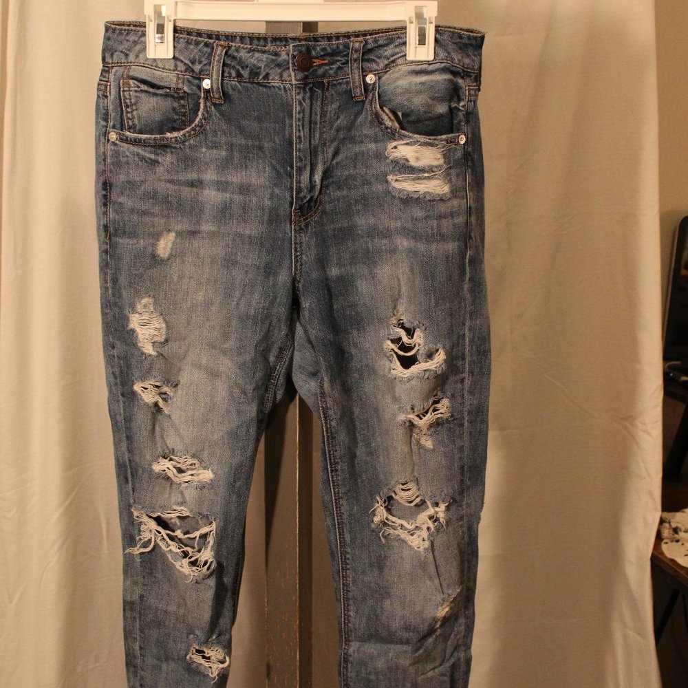 American Eagle Distressed Jean